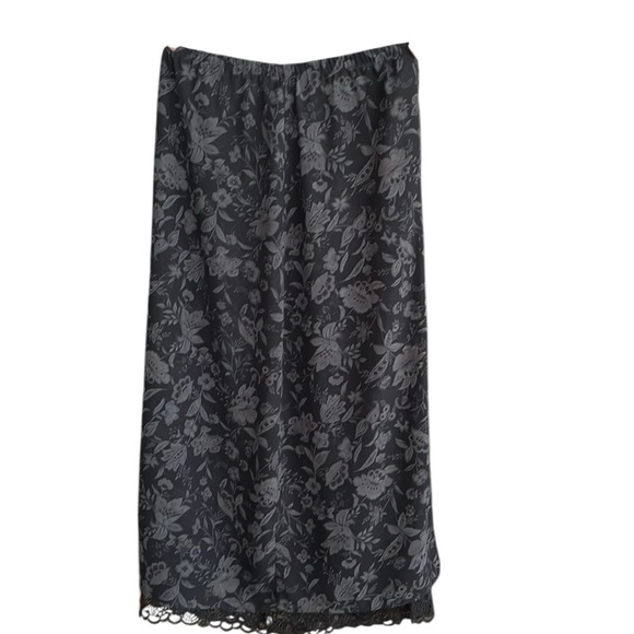 Water Colors Black Floral A-Line/ Maxi Double Layer Skirt Size Medium - Picture 2 of 7